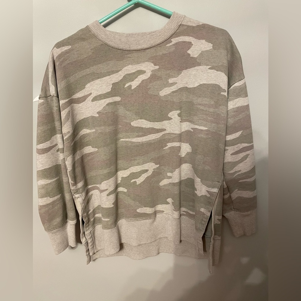 Aerie Camo- pullover sweater